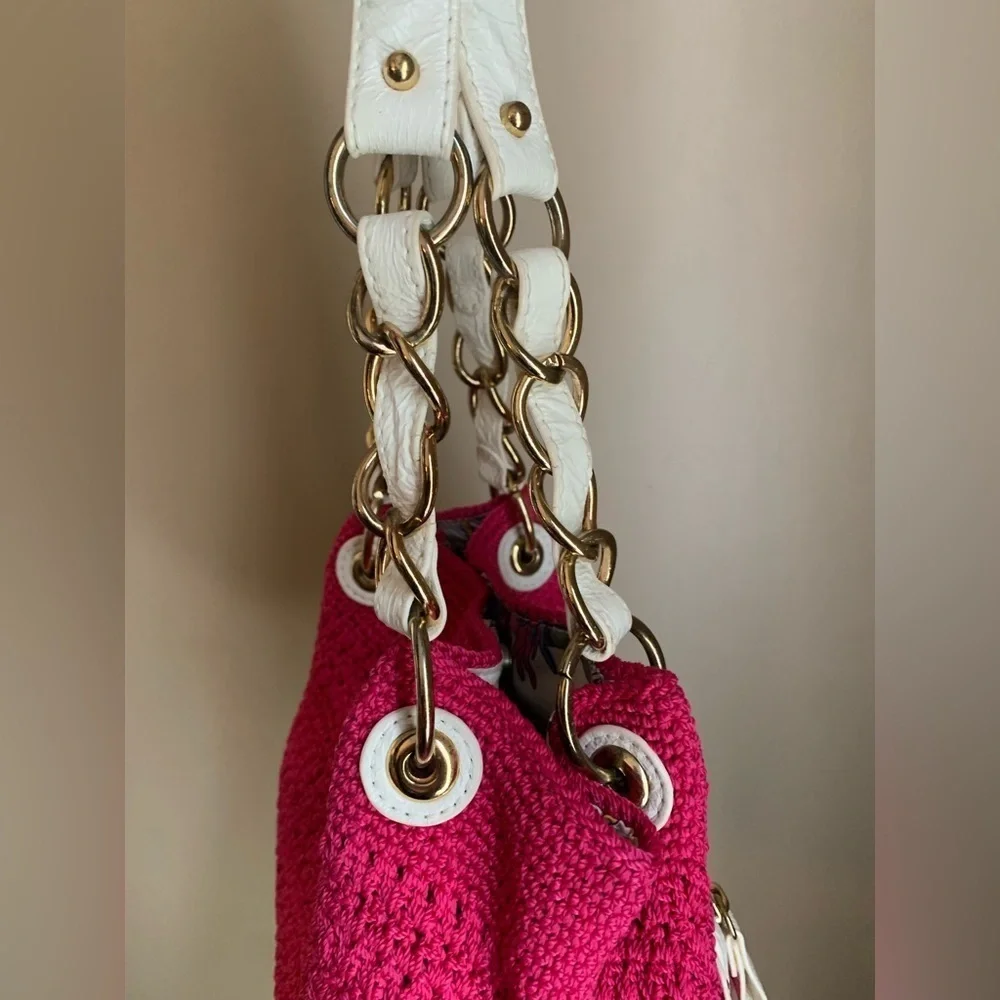 The Sak fuschia crochet purse with gold chains pink y2k